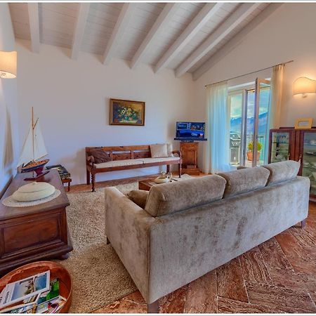 Villa Aquarius - Larihome A08 Vercana ภายนอก รูปภาพ