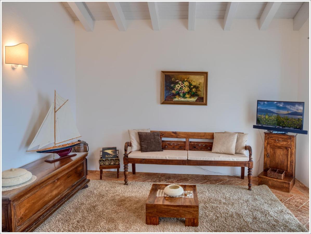 Villa Aquarius - Larihome A08 Vercana ภายนอก รูปภาพ