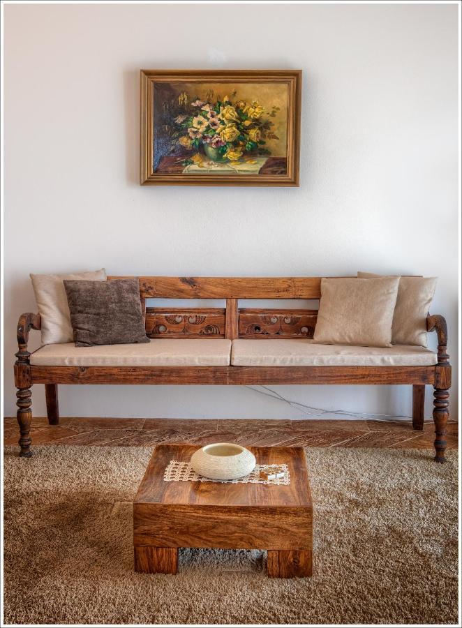 Villa Aquarius - Larihome A08 Vercana ภายนอก รูปภาพ